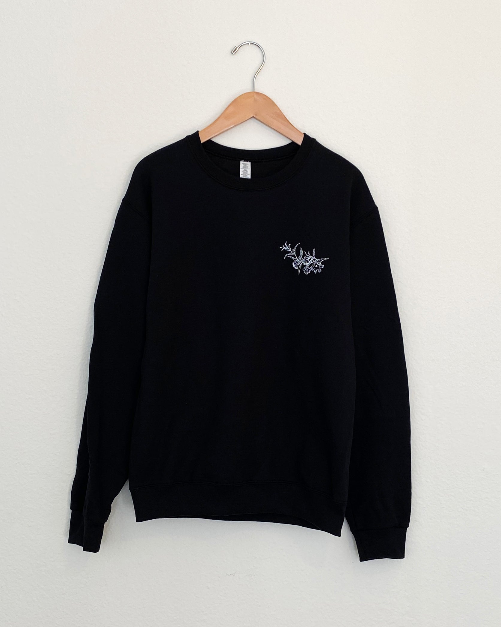 sticky monkeyflower crewneck sweater black